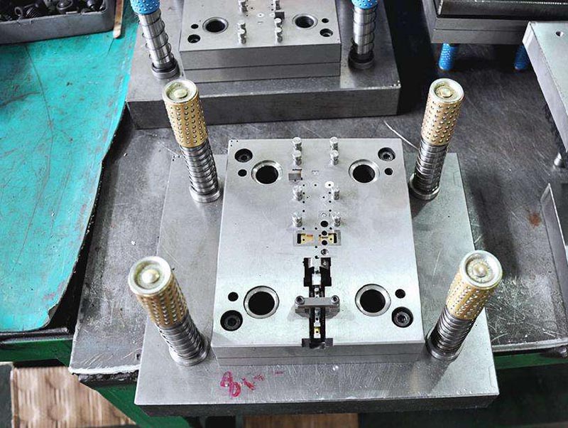 都兰模具制造-01